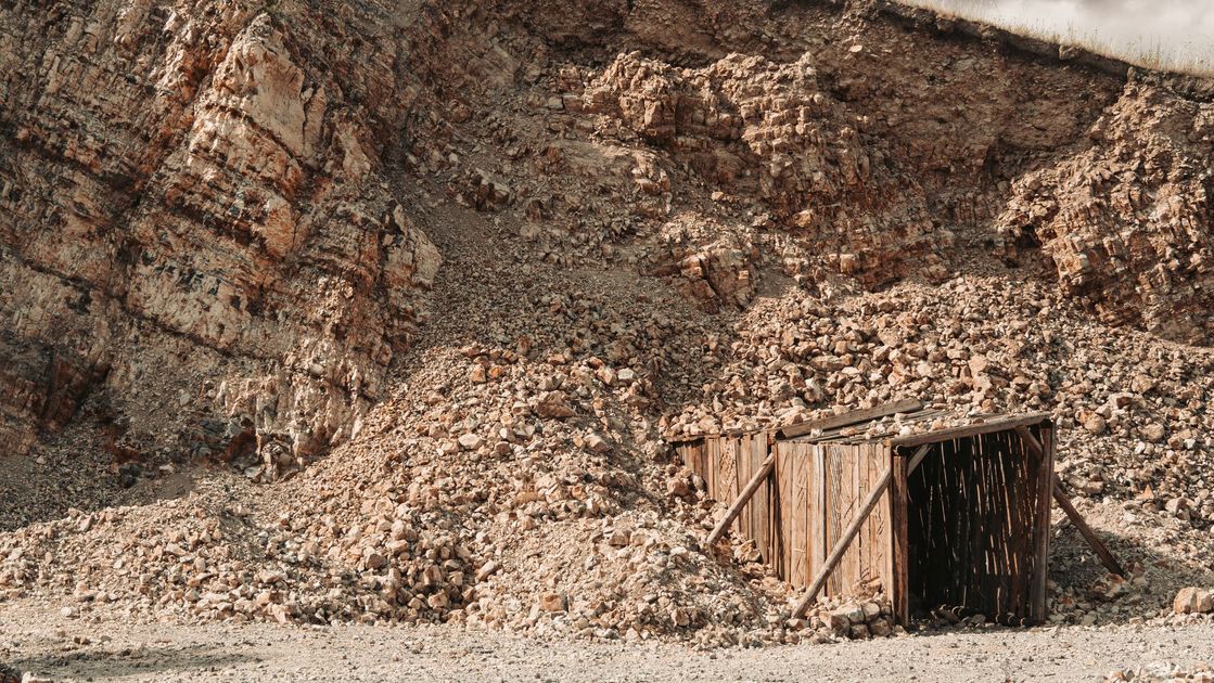 Trabajador minero muere en Ayacucho tras derrumbe en mina Luicho y queda bajo investigación